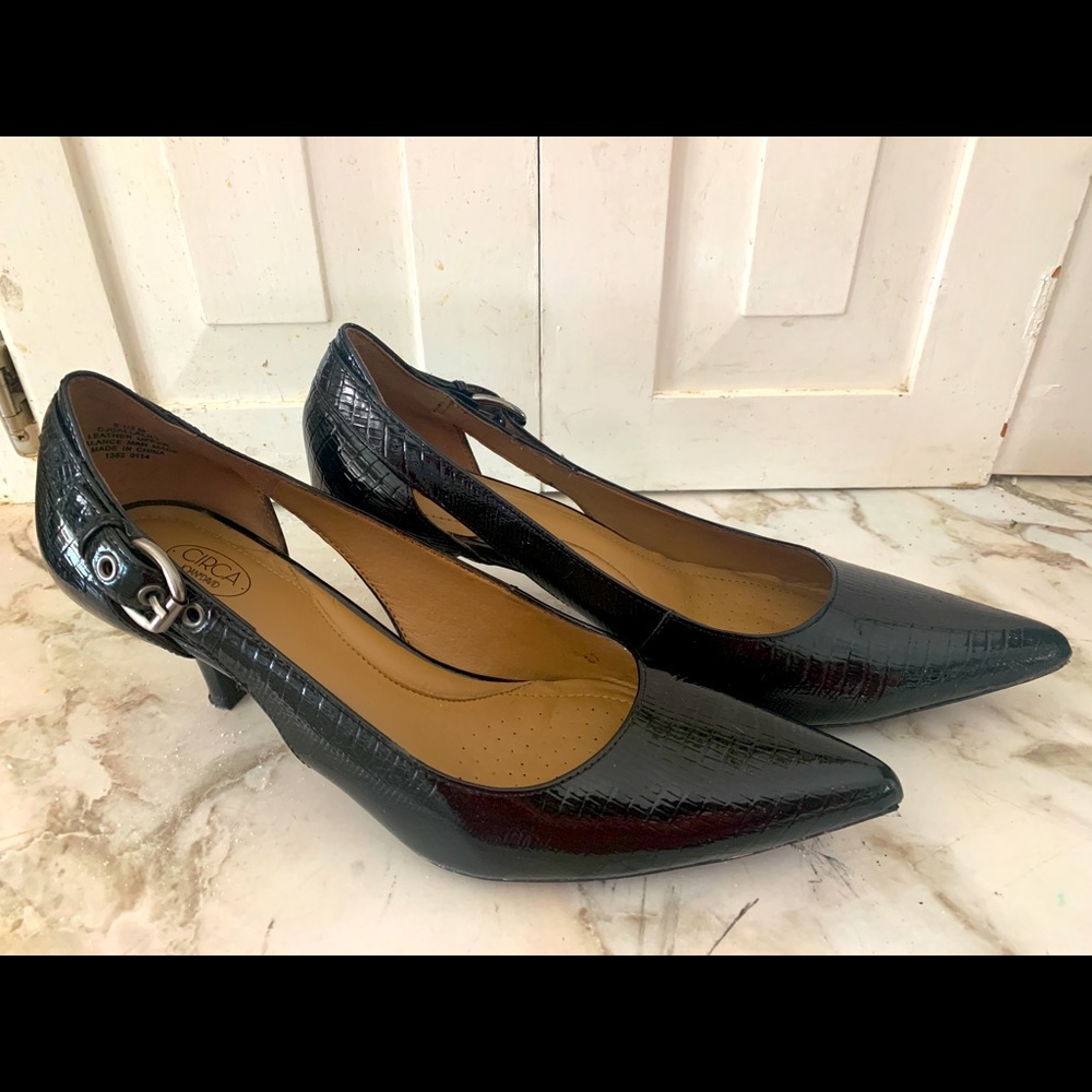 Black heeled shoes, worn twice, 2 1/2 inches